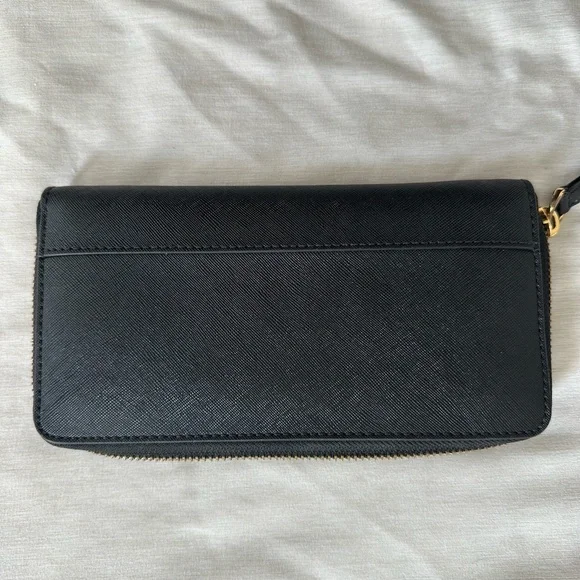 Marc Jacobs Elegant Black Zip Wallet - Picture 6 of 8